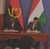 Angola külügyminiszterének látogatása
