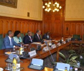 Angola külügyminiszterének látogatása
