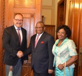 Angola külügyminiszterének látogatása